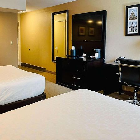 Clarion Inn & Suites Evansville Zewnętrze zdjęcie