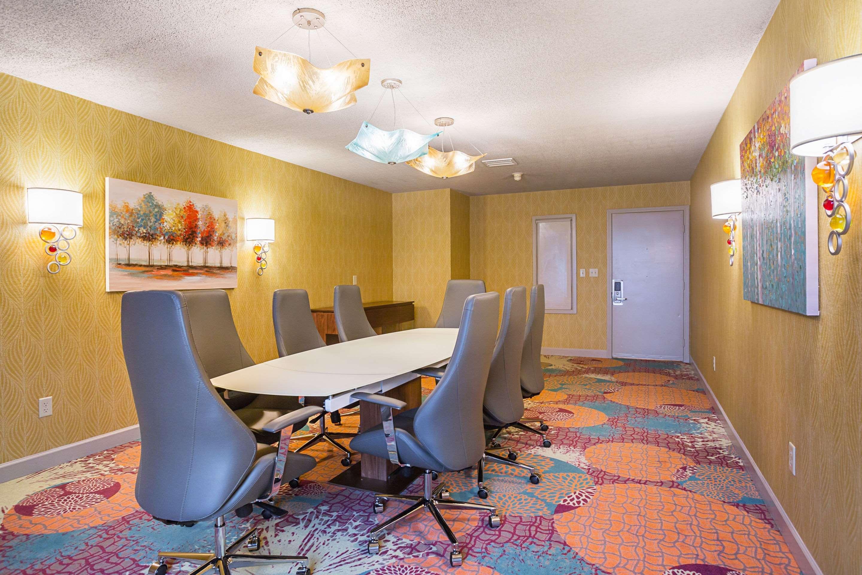 Clarion Inn & Suites Evansville Zewnętrze zdjęcie