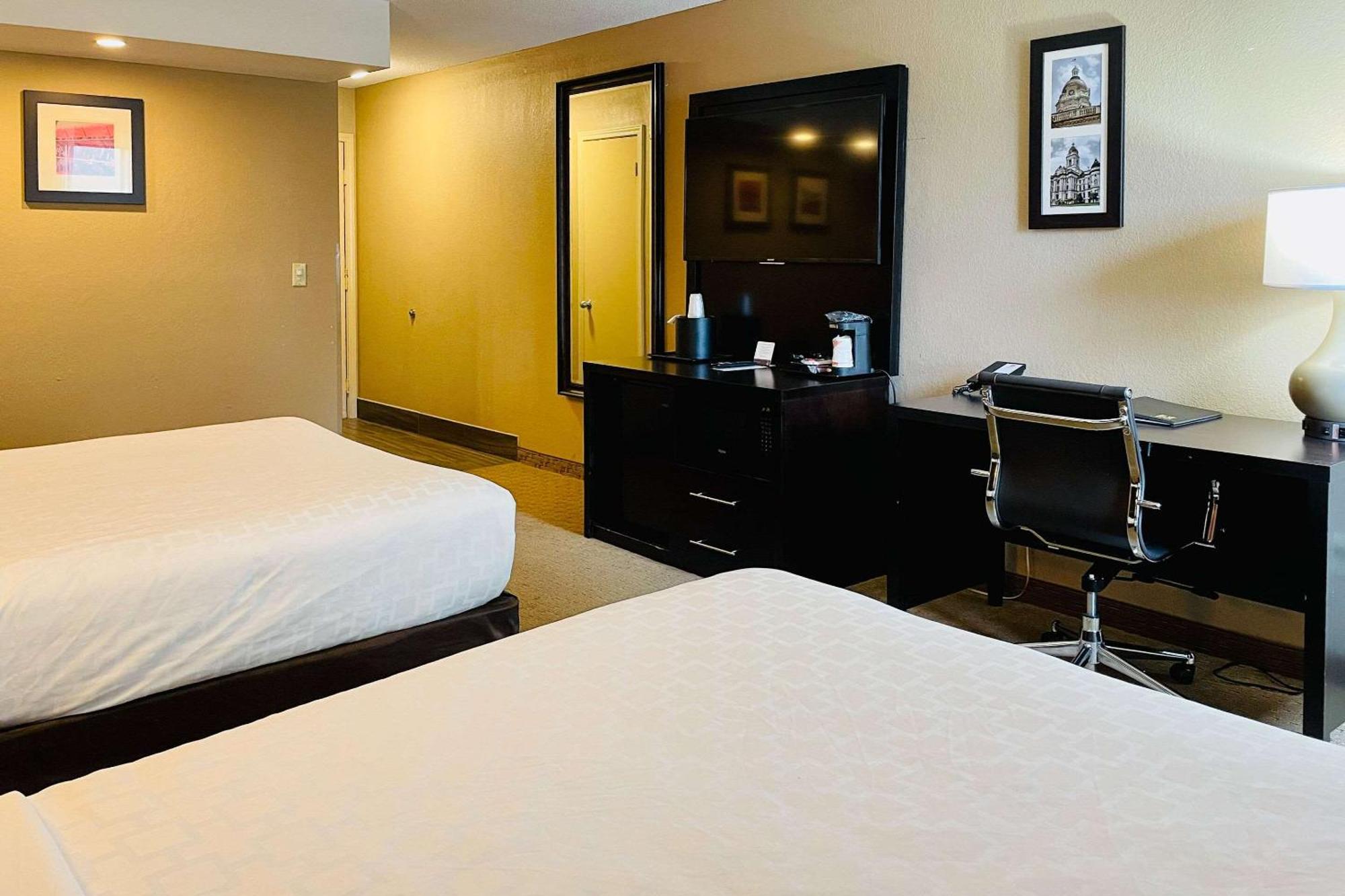 Clarion Inn & Suites Evansville Zewnętrze zdjęcie